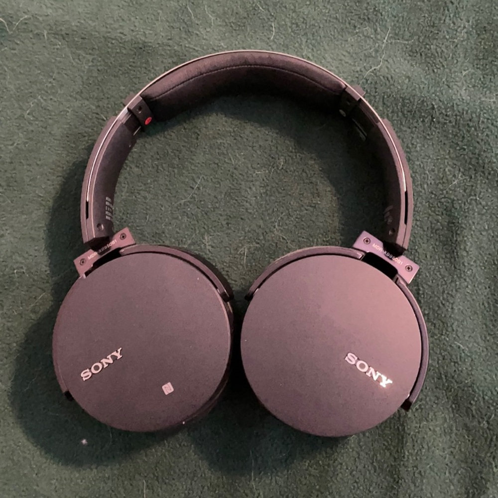 BASS BOOSTED HEADPHONES BY SONY